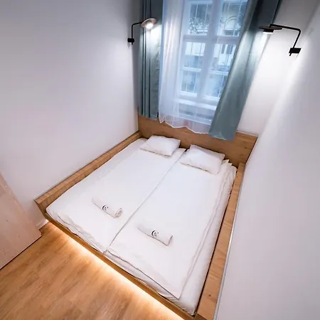 Coente Kiraly 28 Budapest